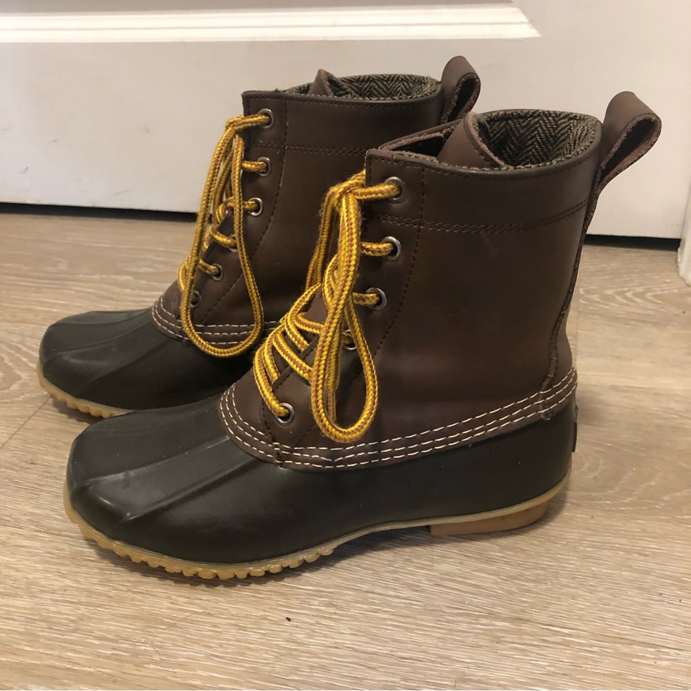 Bass ladies cougar rain fall boots size 6